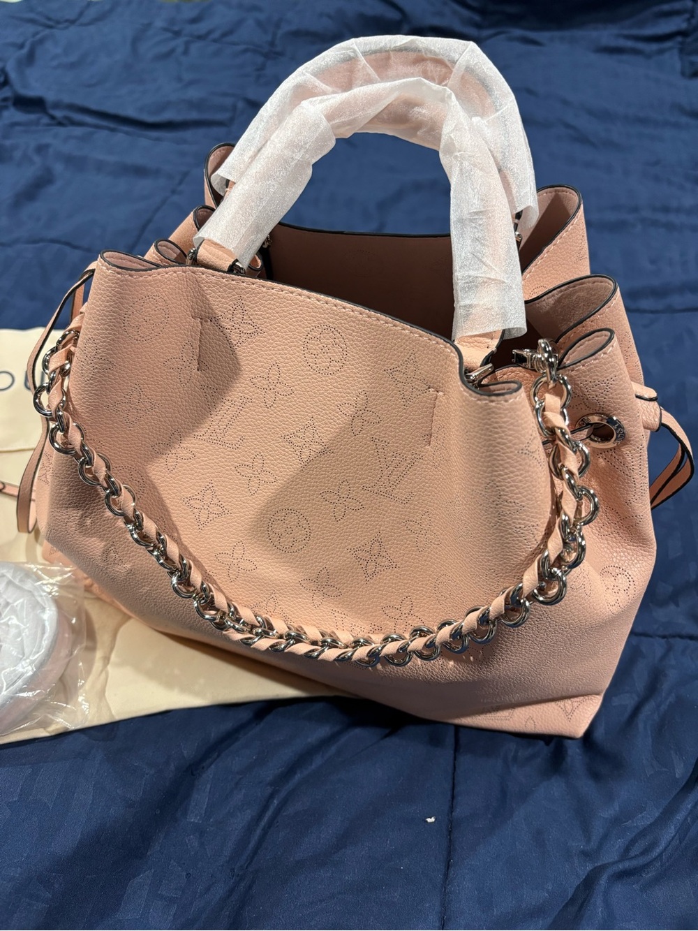 Louis Vuitton Mahina Bella Tote Bag In   Blush Pink NEW - Picture 2 of 10